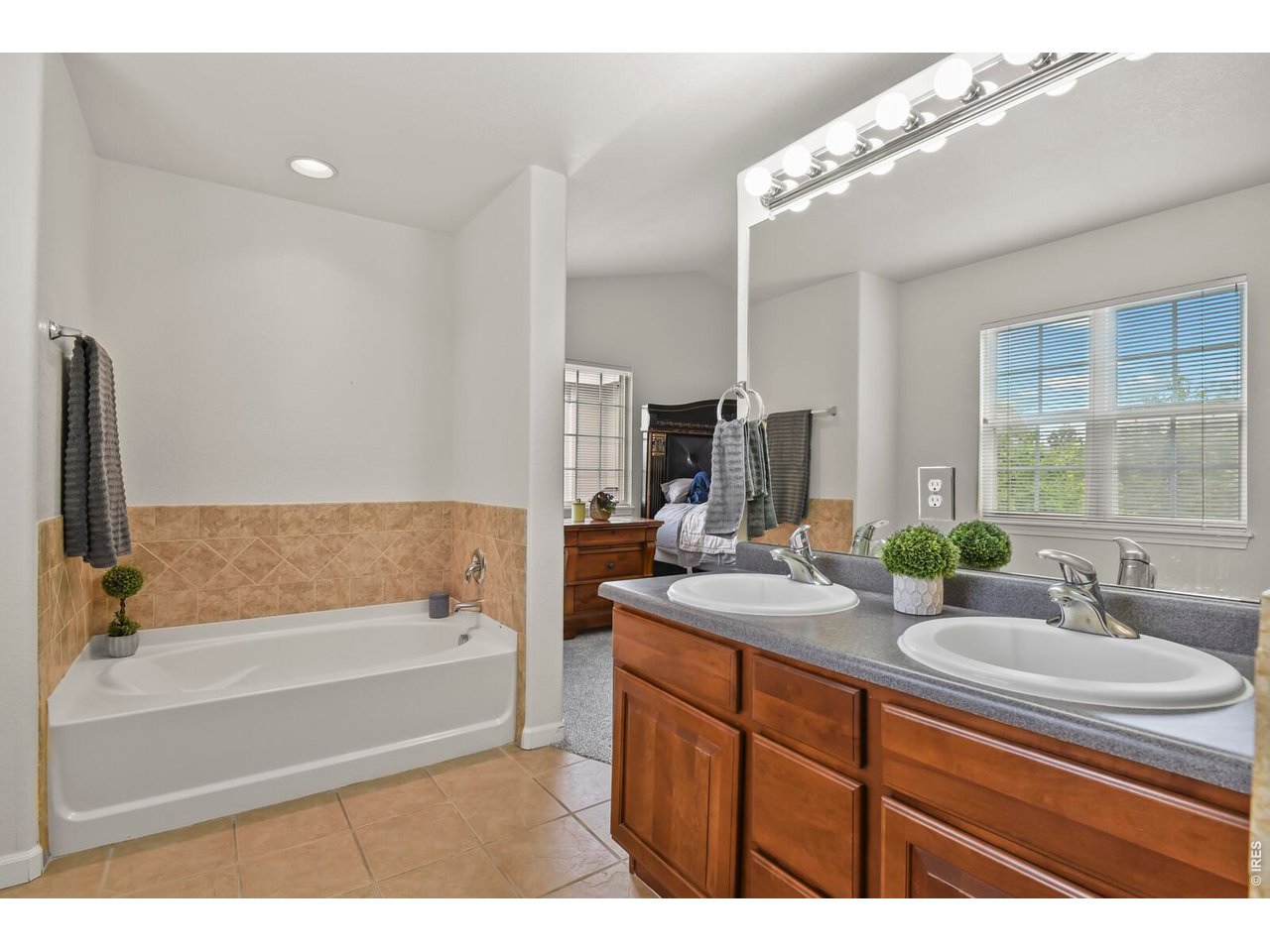Primary bath