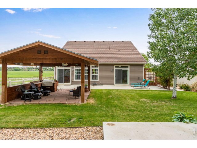 Property Photo 16 Large Covered Flagstone Patio
