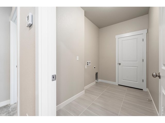 Property Photo 20 Laundry room - upstairs