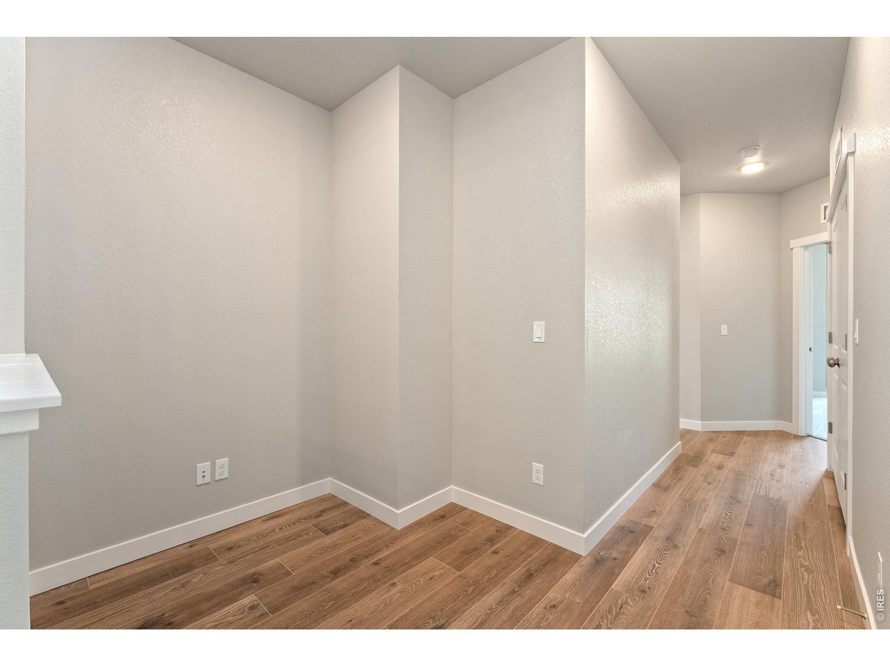 Property Photo 9 Cozy space for home office or reading nook. 