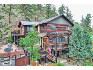 57 Falls Creek Dr Bellvue, CO 80512