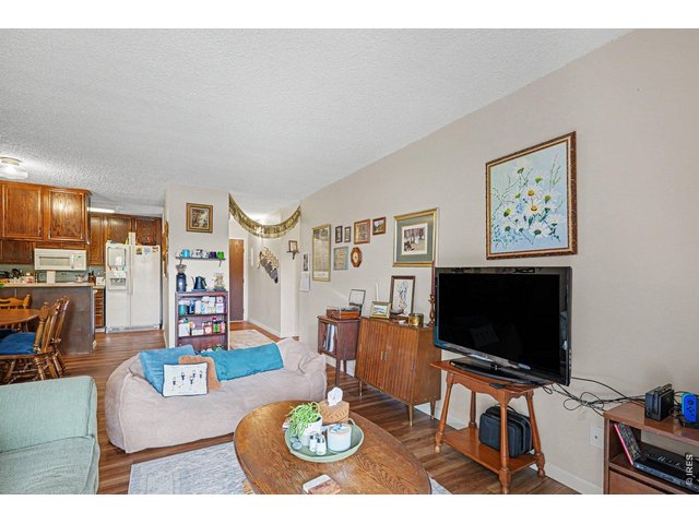 Property Photo 7 Living Room