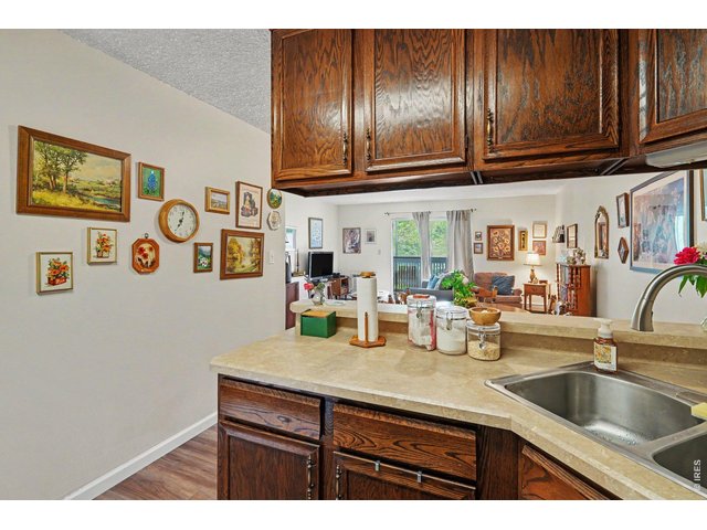 Property Photo 9 Kitchen