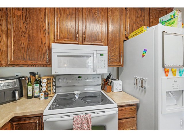 Property Photo 12 Kitchen