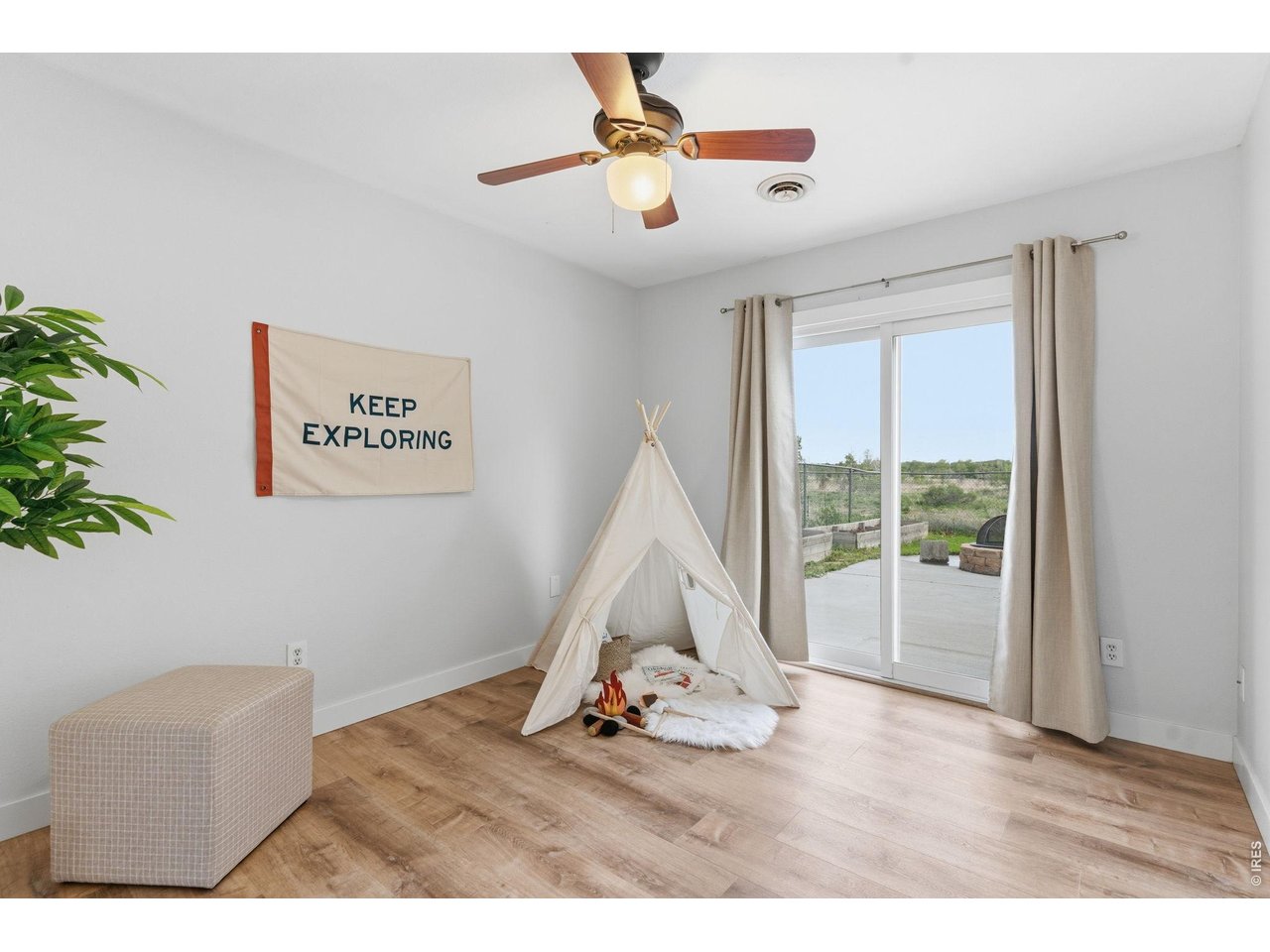2nd bedroom or Office! 