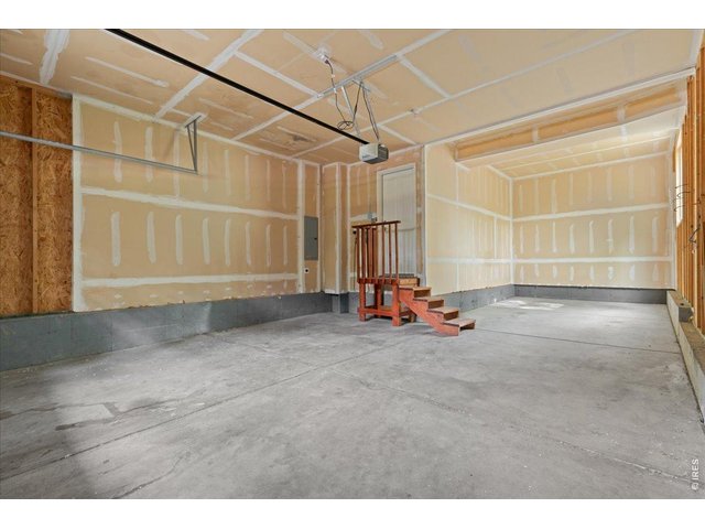 Property Photo 39 3 car tandem garage