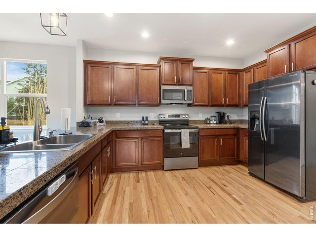 Property Photo 12 Stainless steel appliances included