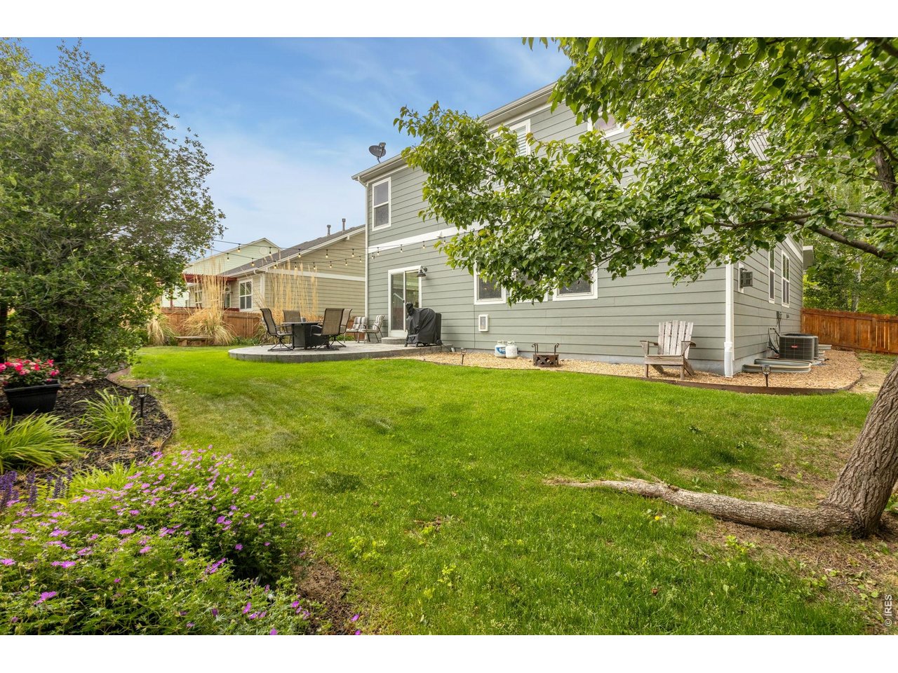 Nicely landscaped and move-in ready!!