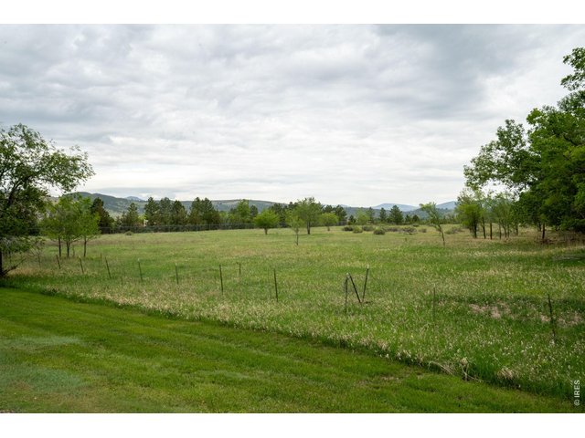Property Photo 2 Location can't be beat, blocks from Reservoir Ridge Trail System, Kestrel Fields Natural Area and 10 minutes to Old Town