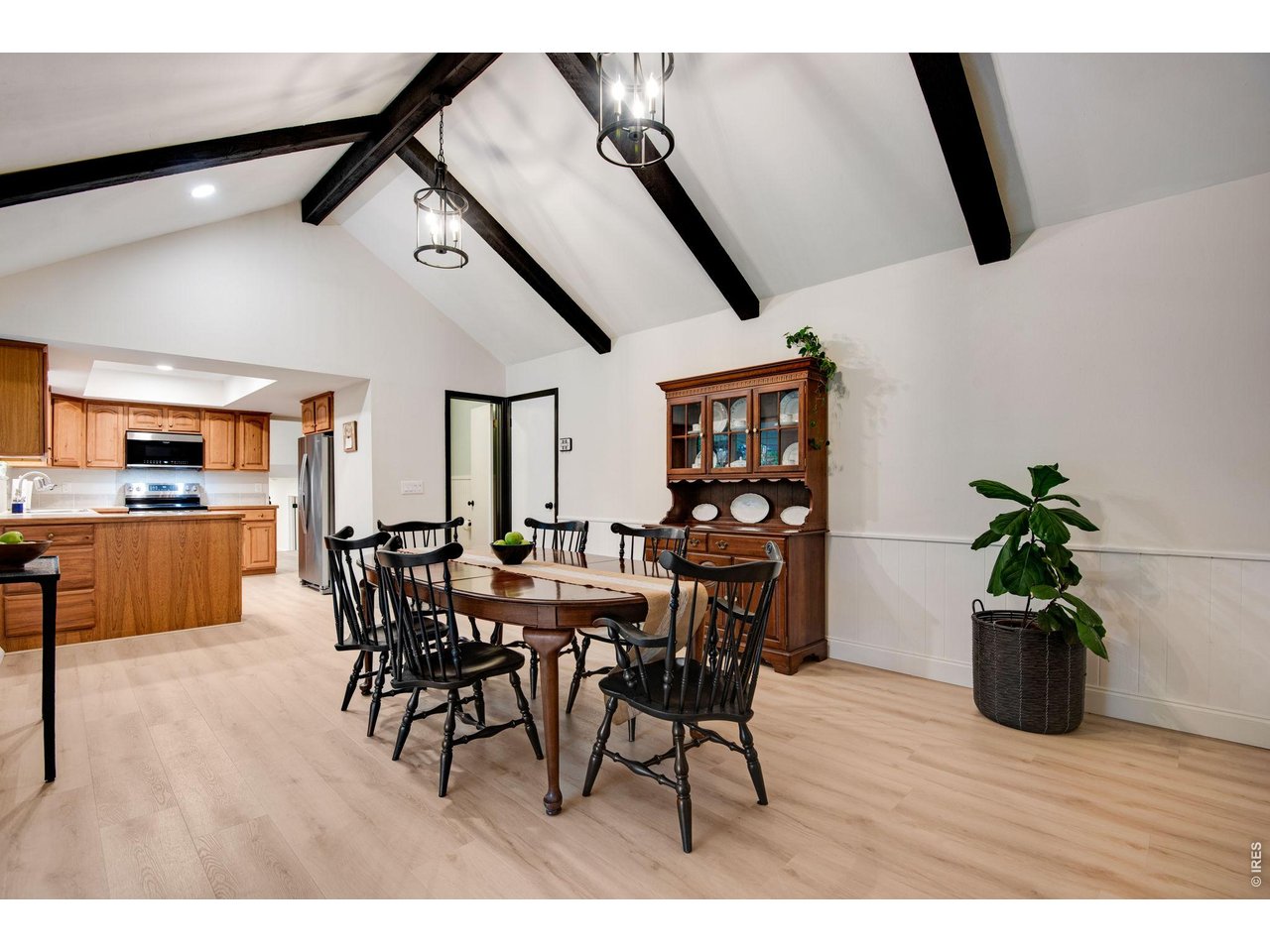 Open and bright family room. Table can easily be moved to the dining area