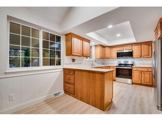 Property Photo 17 breakfast nook