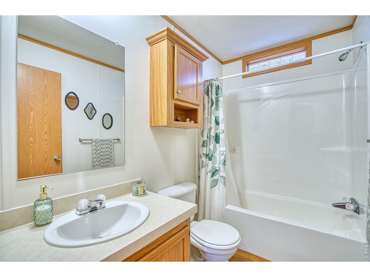 Property Photo 10 Second bath
