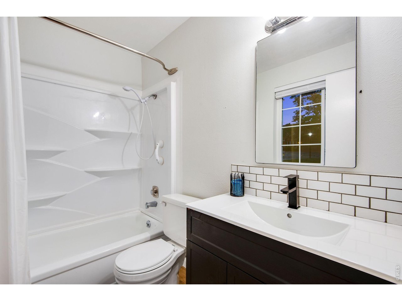 Private full bath in lower level guest suite