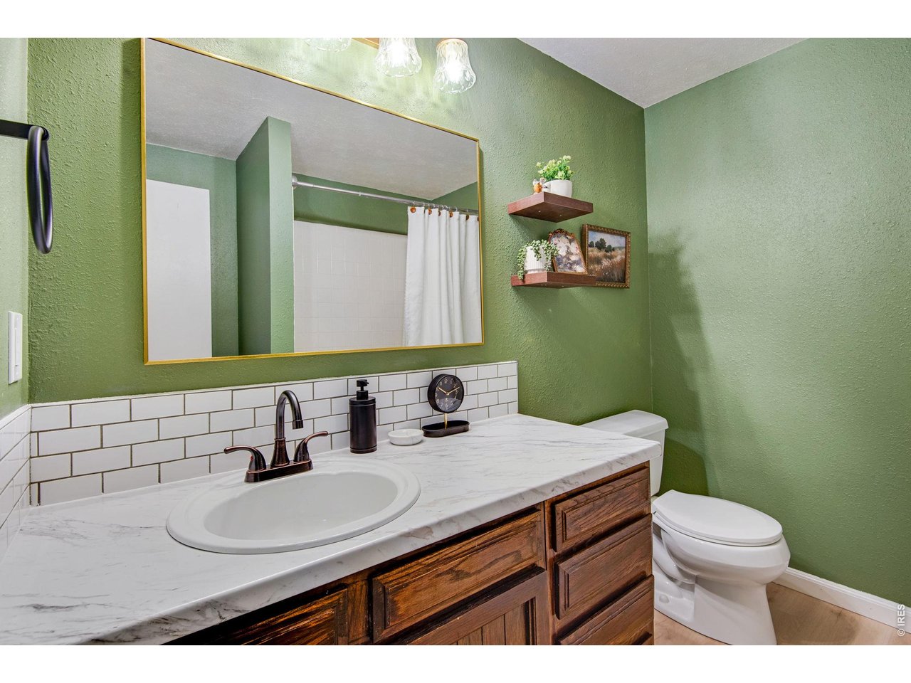 Remodeled full bath up