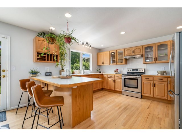 Property Photo 14 Large Counter Island Perfect for Casual Dining
