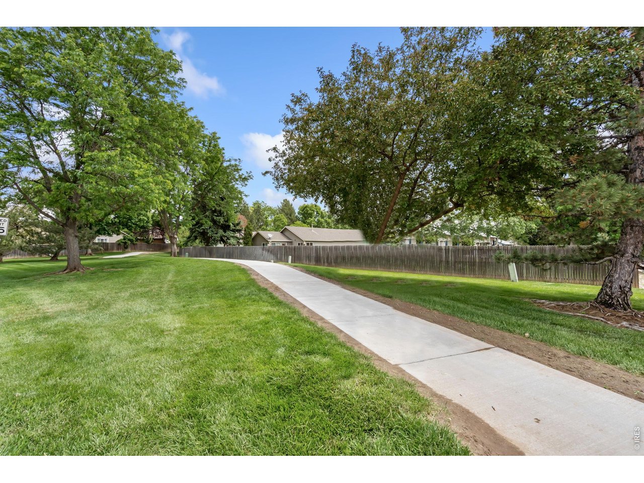 Beautiful and Serene Neighborhood to Walk or Ride Bikes