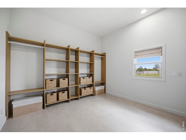 Property Photo 28 Laundry/mudroom built-ins