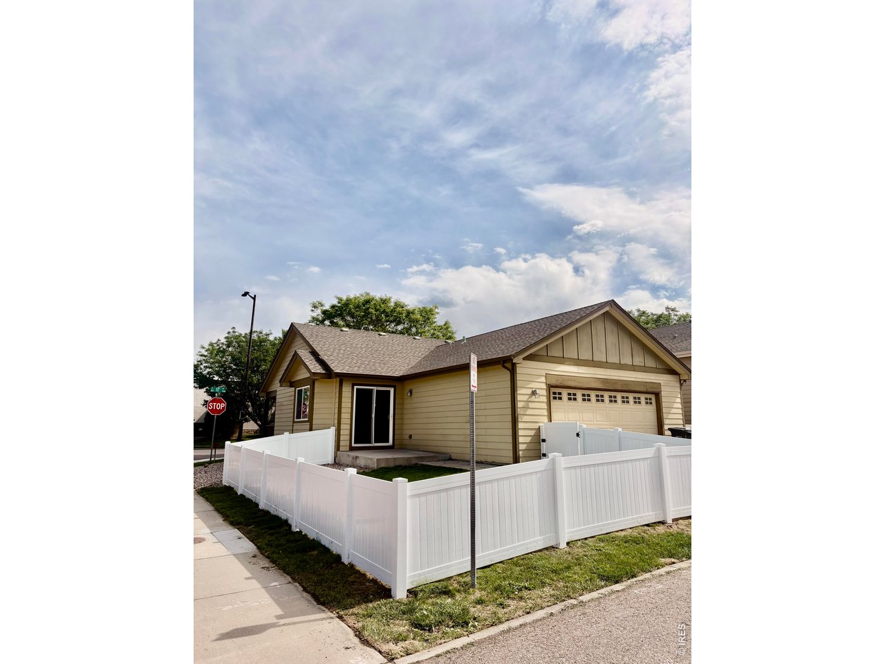 Freshly fenced backyard perfect for relaxing, pets, play and entertaining