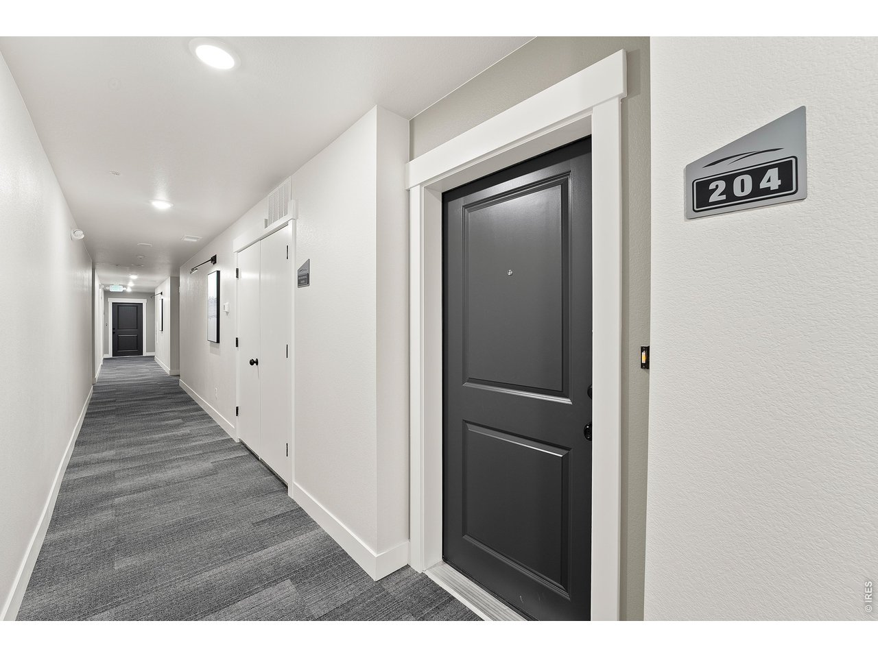 Property Photo 13 Secured entry hallway to your front door! 