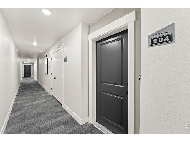 Property Photo 13 Secured entry hallway to your front door! 