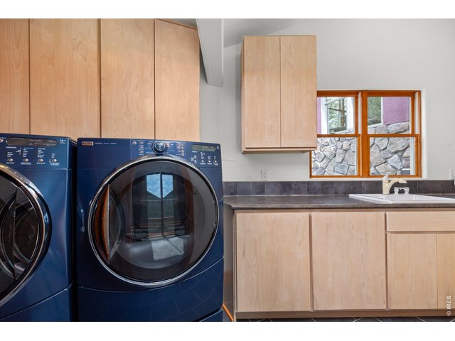 Property Photo 24 Large laundry room off Primary Suite