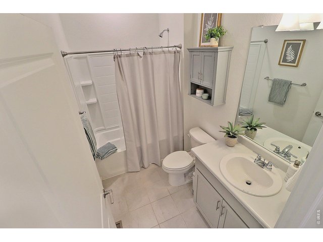 Property Photo 35 Bathroom