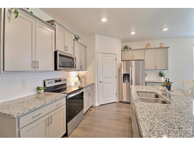 Property Photo 9 Stainless appliances, walk in pantry