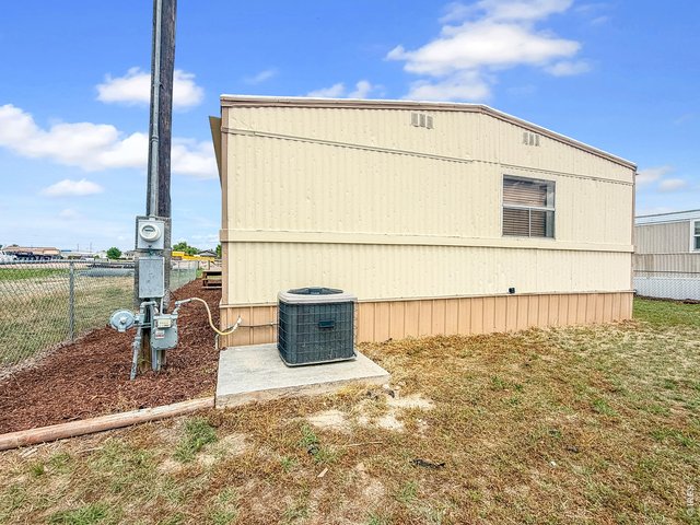 Property Photo 46 907 Phelps Central AC