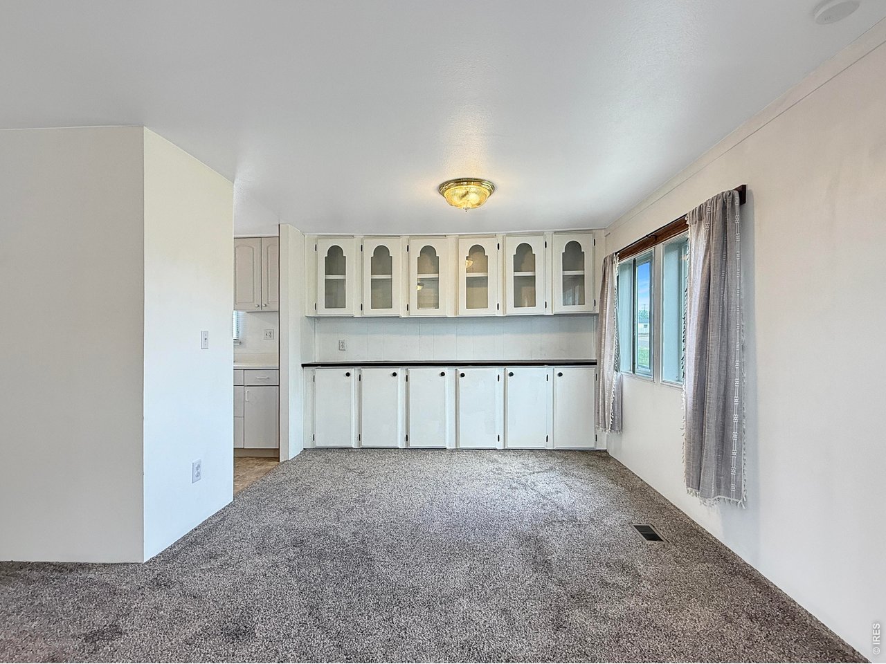 907 dining room