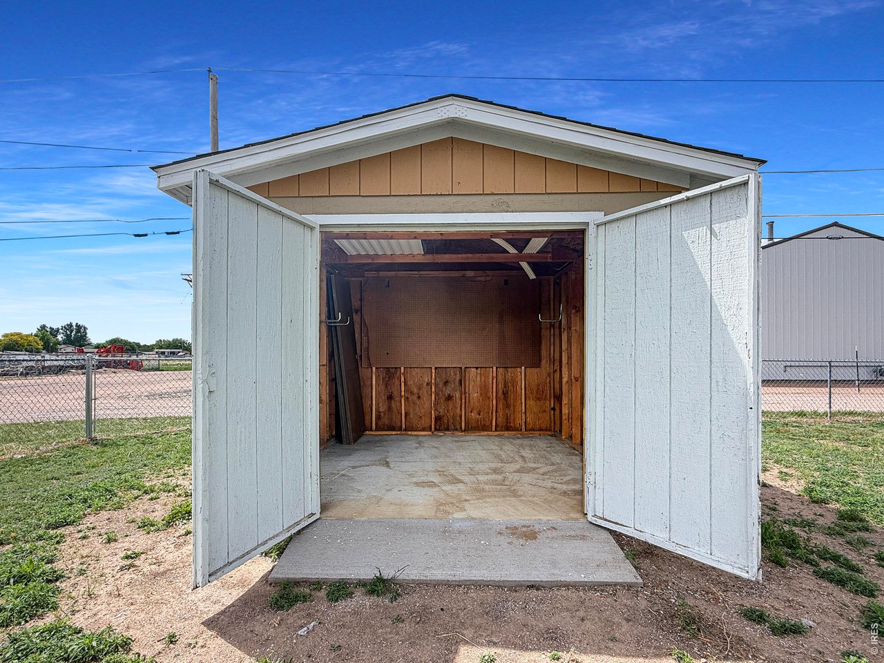 903 Storage shed with concrete slab