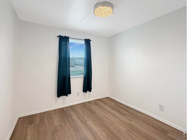 Property Photo 12 903 3rd bedroom/office