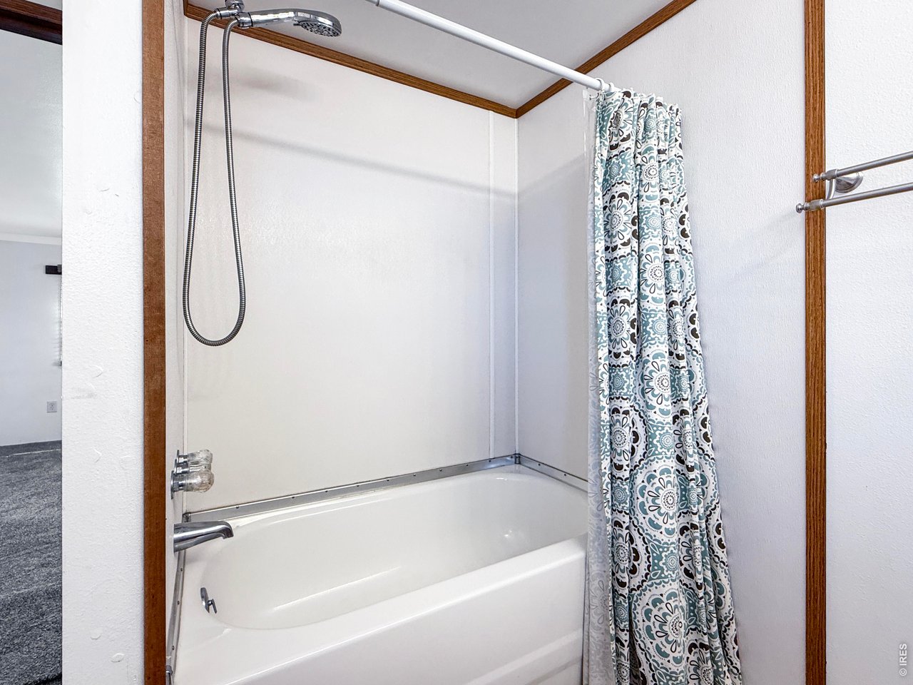 907 primary bathtub