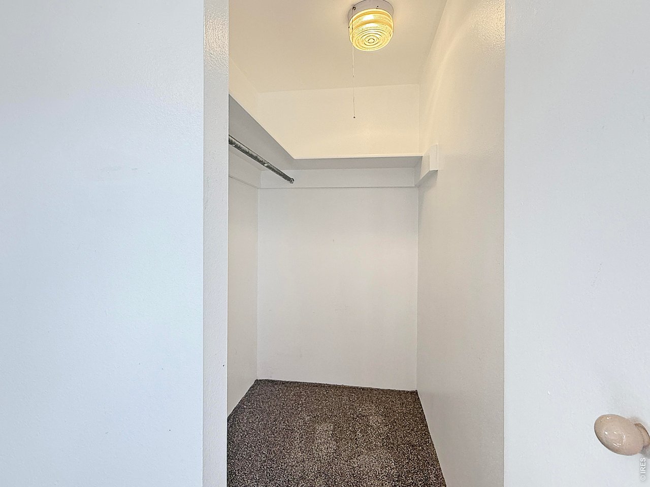 907 2nd bedroom walk in closet