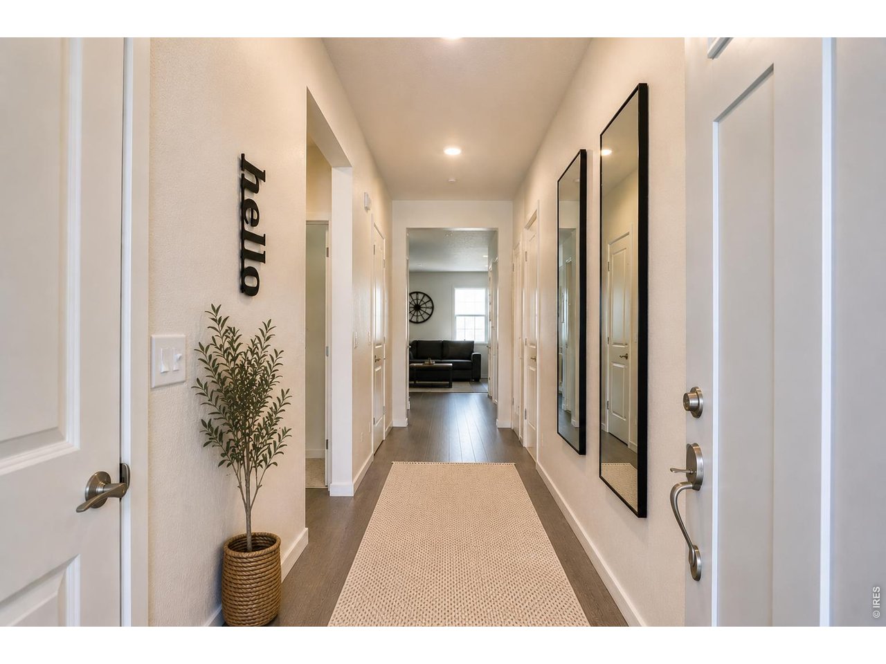 Property Photo 5 Entry hall-photo virtually enhanced