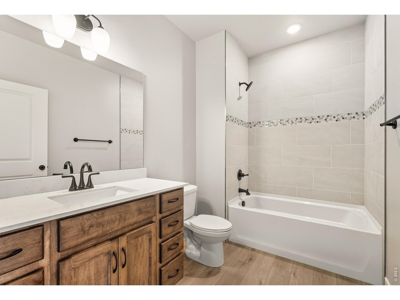 Property Photo 13 Second bathroom 