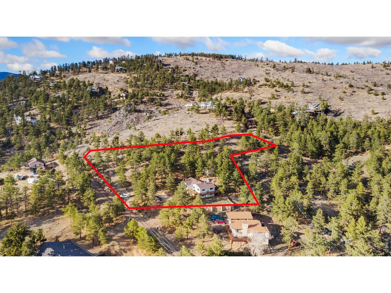 2 scenic acres to call your own!