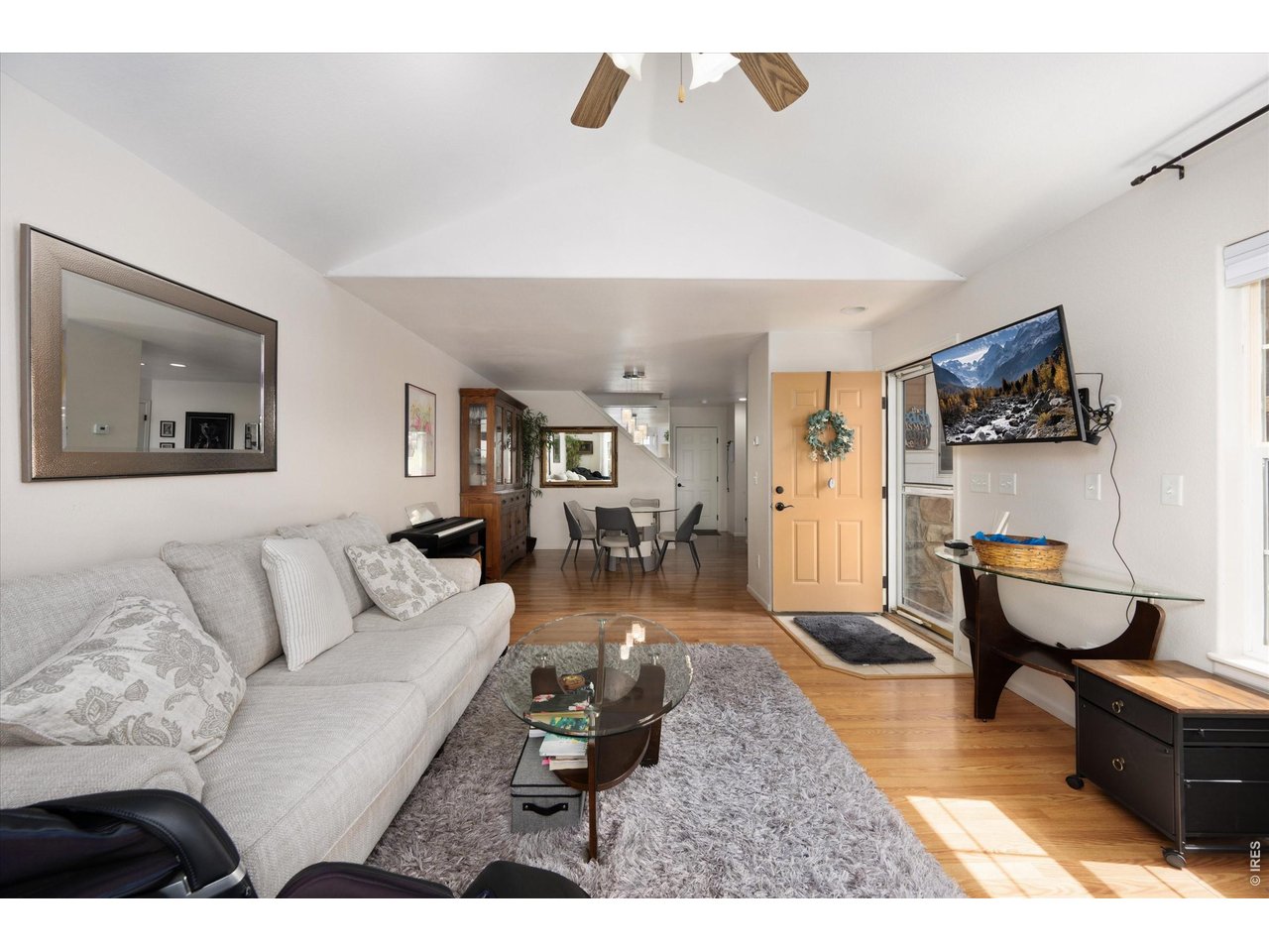 Open Floor Plan Living!