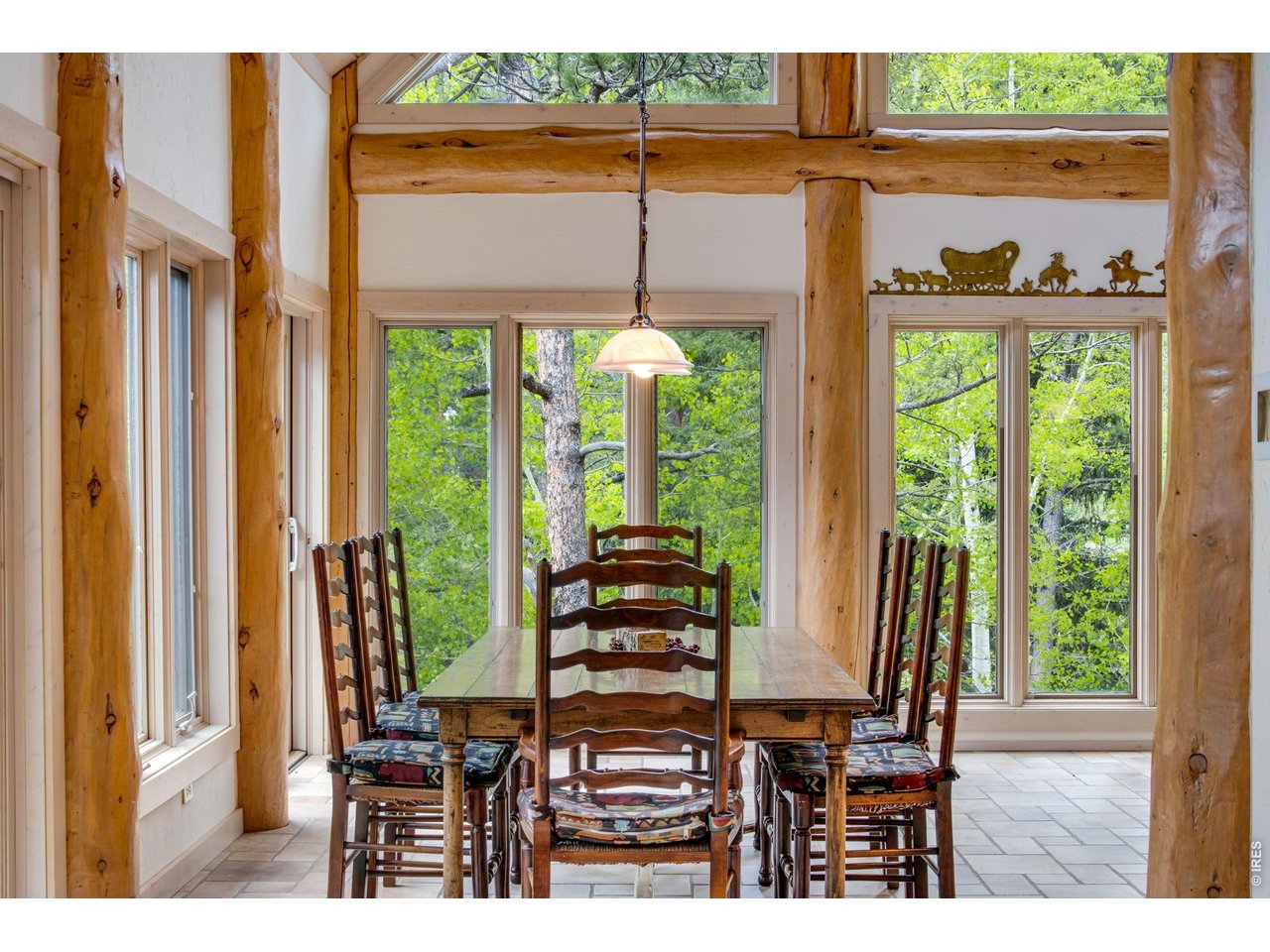 Property Photo 20 Dining room 