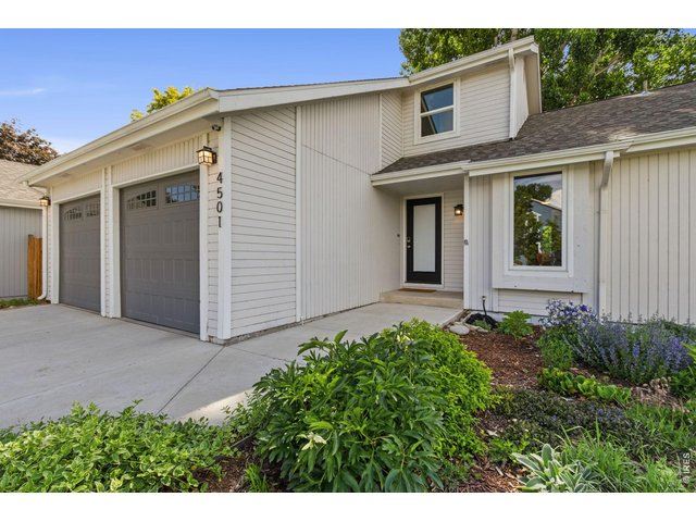 Property Photo 4 Inviting entry on a corner lot