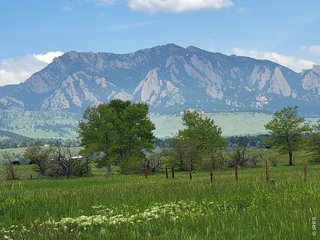 1085 S Cherryvale Rd Boulder, CO 80303