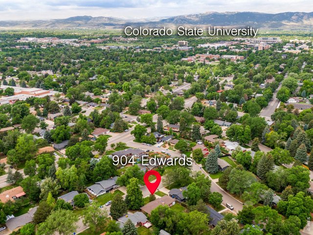 Property Photo 3 Easy access to amenities all over in University Hills! A few blocks from Lesher Middle School! 