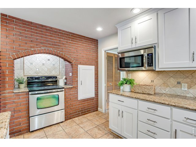 Property Photo 24 Artisan Brick Oven Alcove