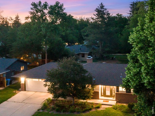 Property Photo 19 Mid-Century architecture. South-facing light. Lush and established 