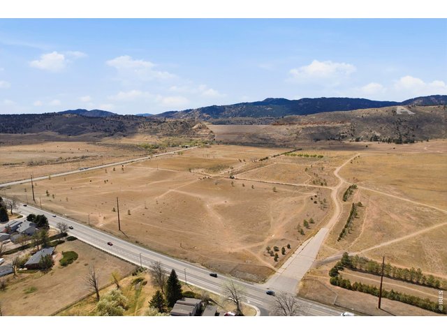 Property Photo 39 The proximity to Horsetooth Reservoir and the mountain trails is unbeatable.