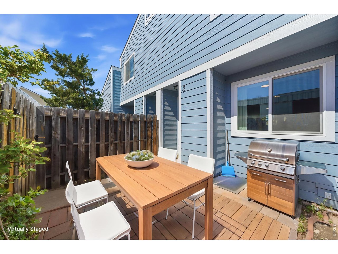 Enclosed front porch helps to add that sense of privacy and outdoor entertaining. ***Virtually staged with AI***