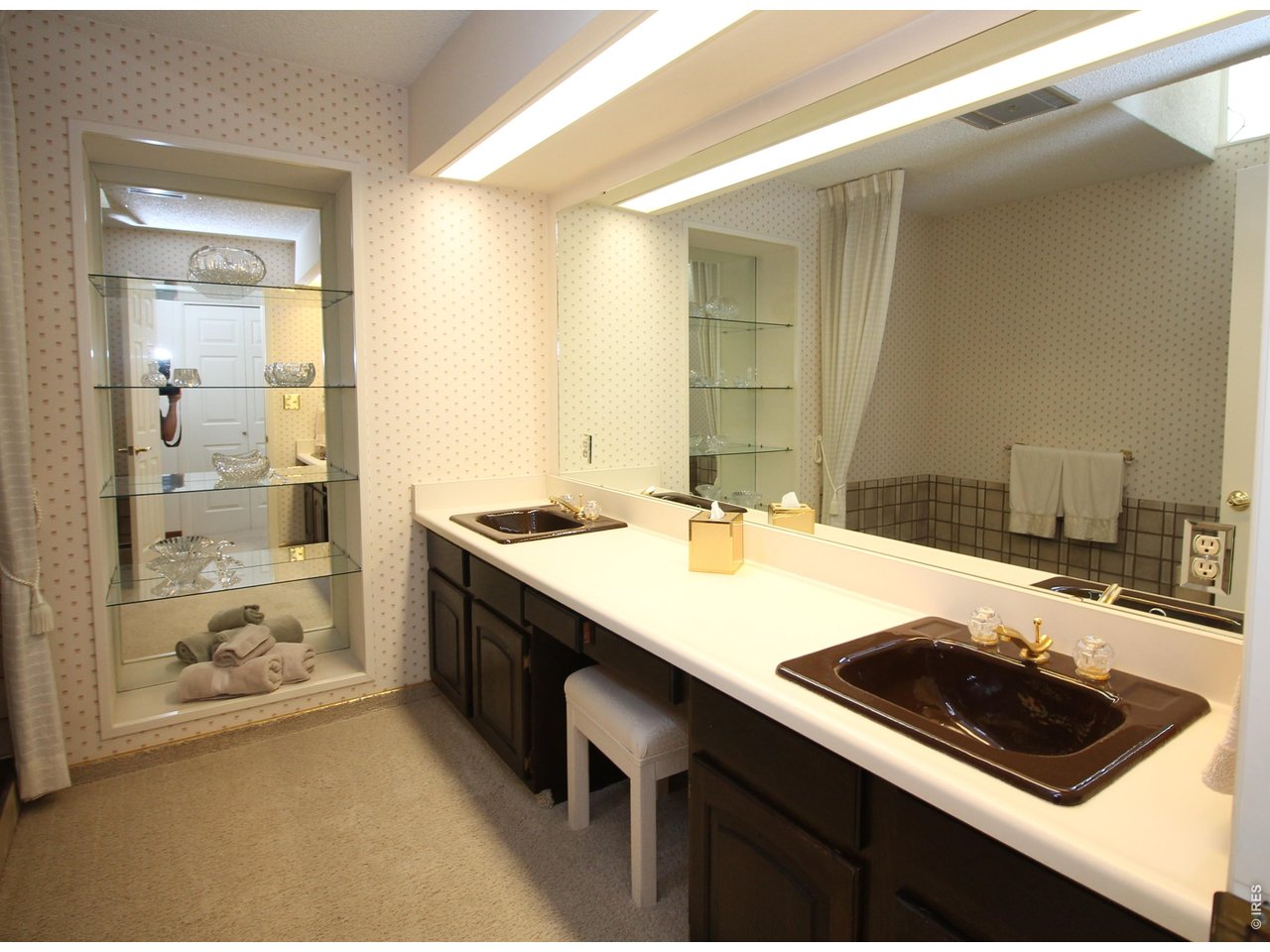 Property Photo 26 Hall Bath