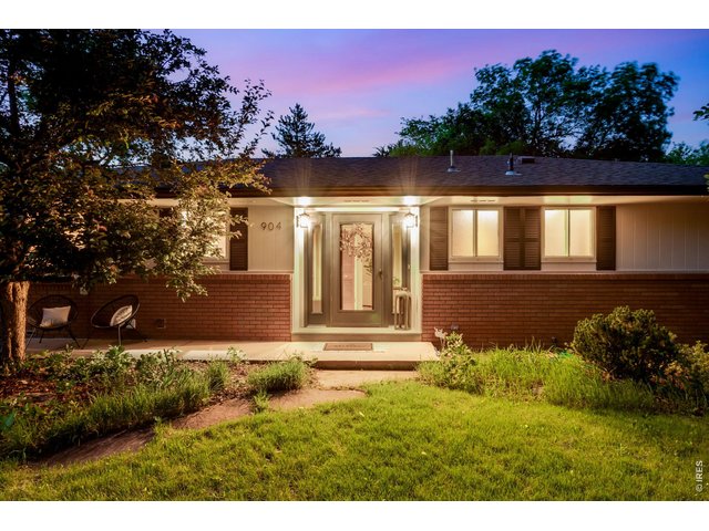 Property Photo 1 South-facing and sun-drenched, this Mid-Century Updated Ranch with thoughtful appointments & finishes, checks every box! Resting in the heart of coveted University Acres! 