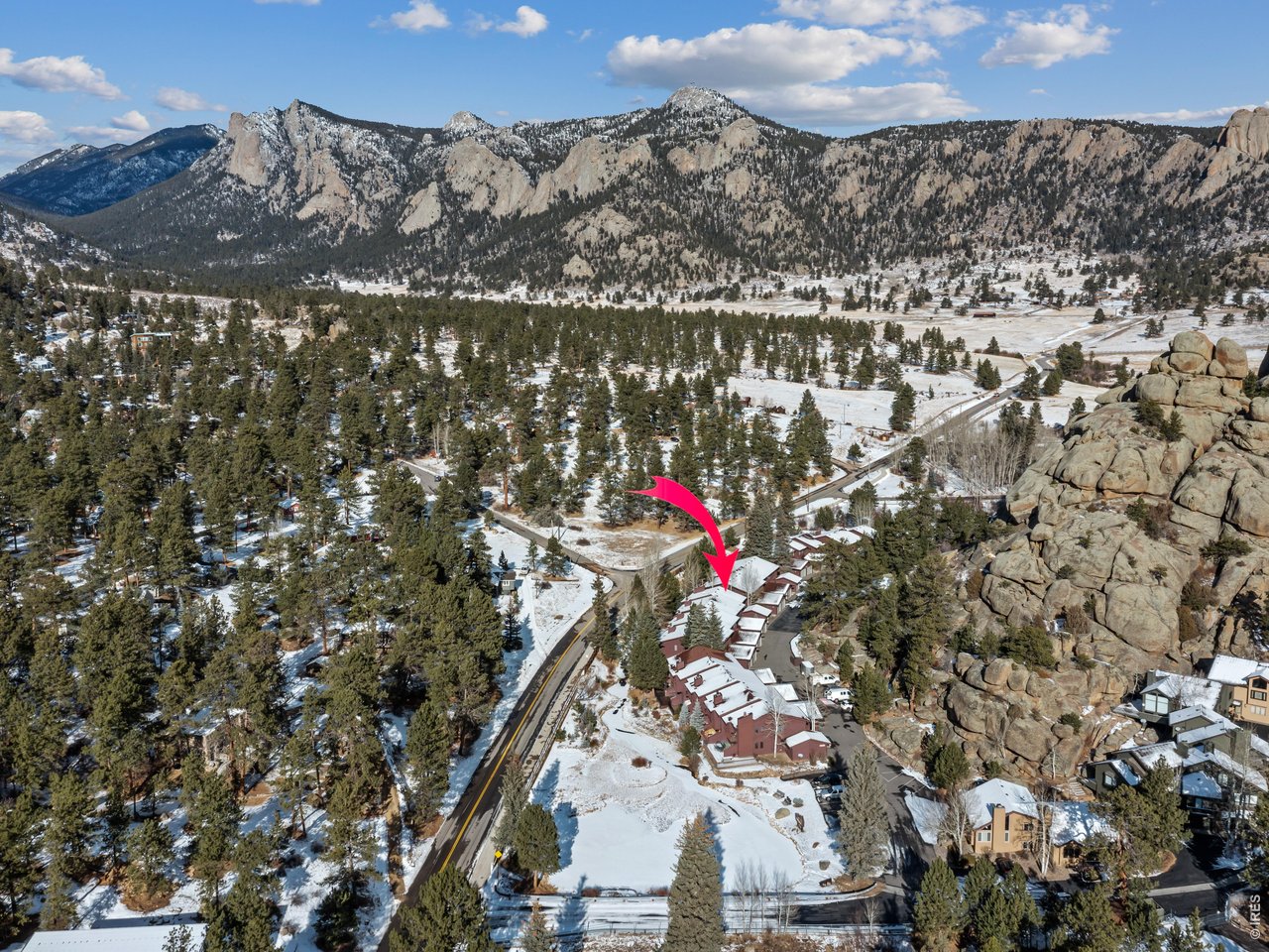 Close to downtown Estes Park to the south and Lumpy Ridge to the north.