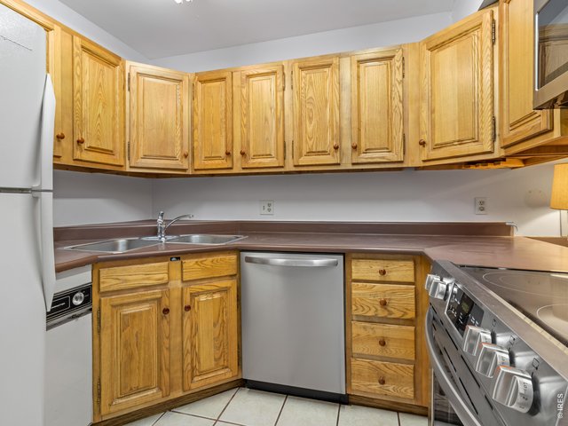 Property Photo 5 Kitchen