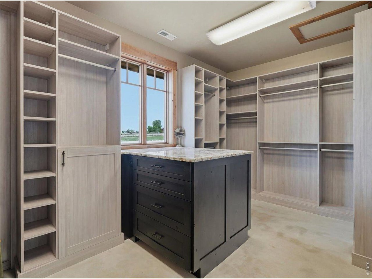 Property Photo 21 Custom Closet